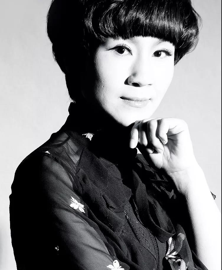 �й�����ʱ�б�ר��ob�羺�����ܲá�����ӢŮʿ��